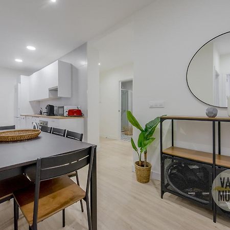 Spacious New Apartment Para 7 En La Plaza De Tirso De Molina Madri Exterior foto