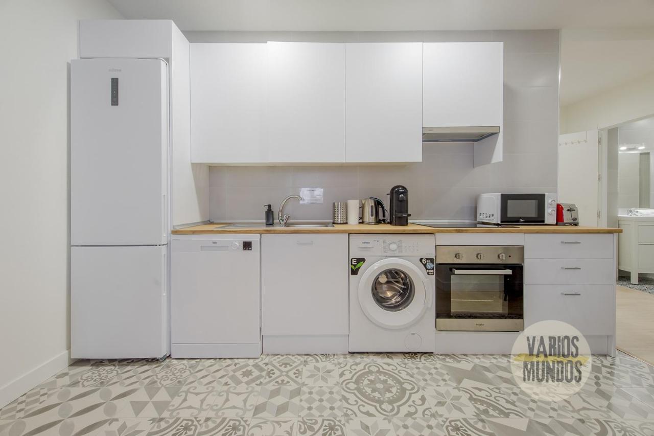 Spacious New Apartment Para 7 En La Plaza De Tirso De Molina Madri Exterior foto